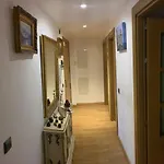 Апартаменты Retreat Parking Available *