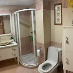 Retreat Parking Available Торремолинос